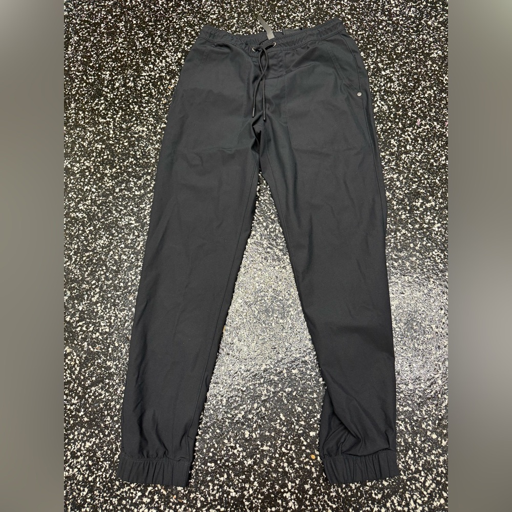 Vuori Men's Meta 30” size Small Black Joggers